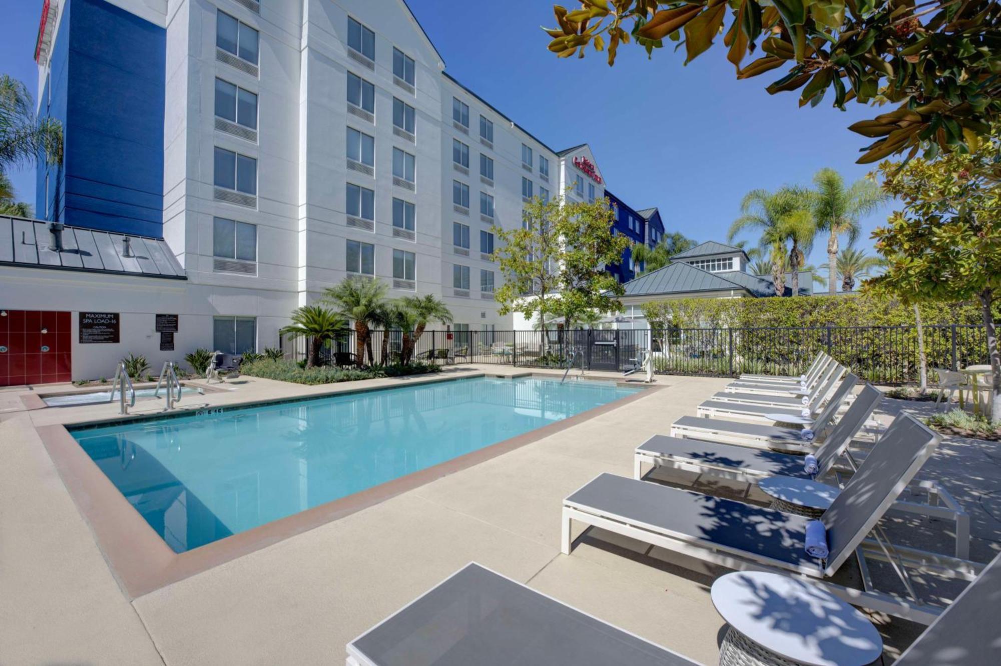 Hilton Garden Inn Anaheim/Garden Grove Eksteriør bilde
