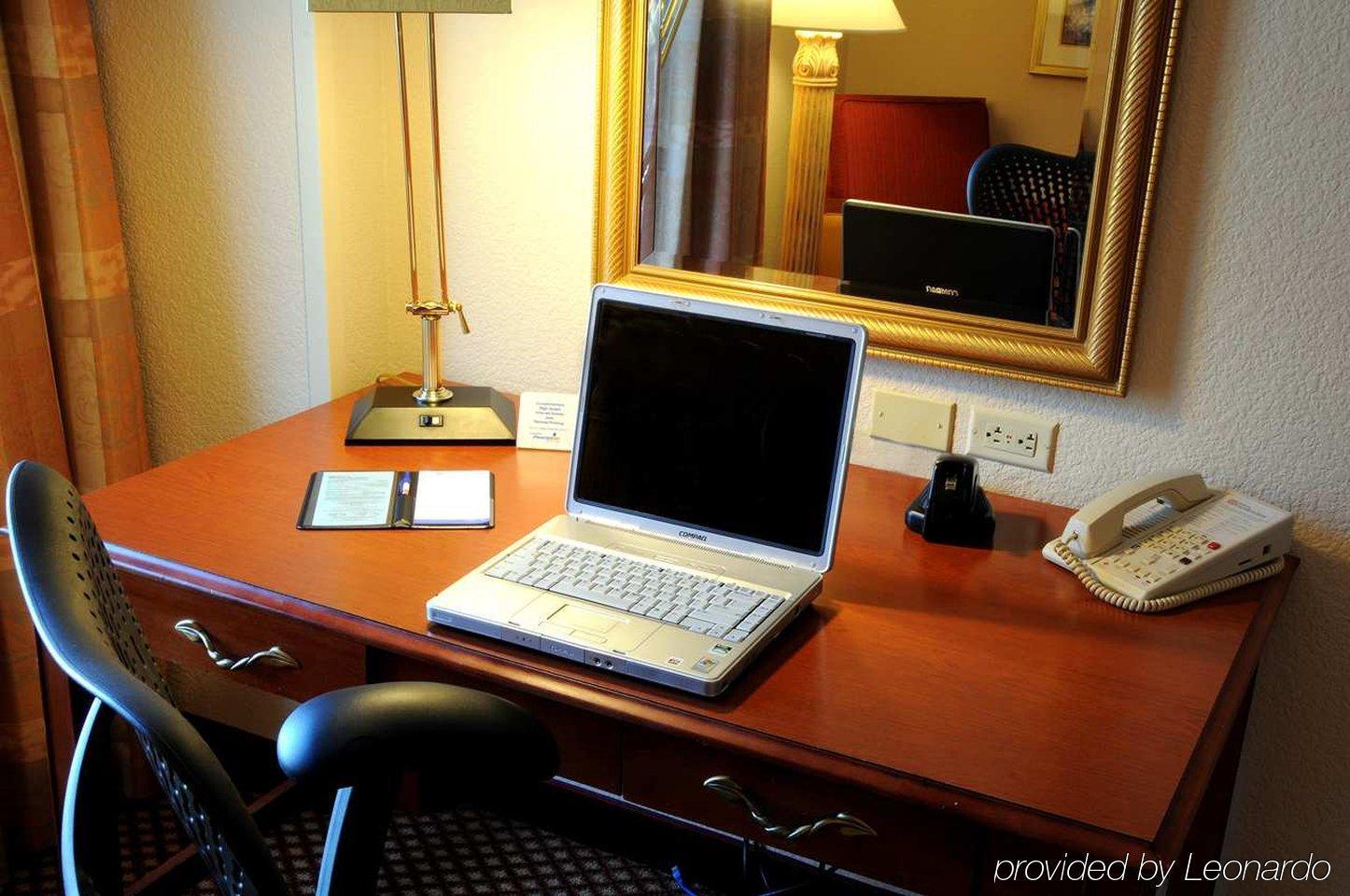 Hilton Garden Inn Anaheim/Garden Grove Rom bilde